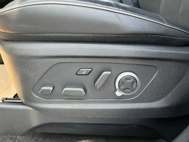 Used 2025 Black Hyundai Calligraphy Night Edition image 23