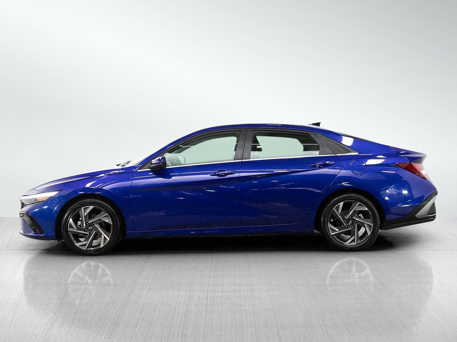 Used 2025 Intense Blue Hyundai SEL Convenience IVT image 2
