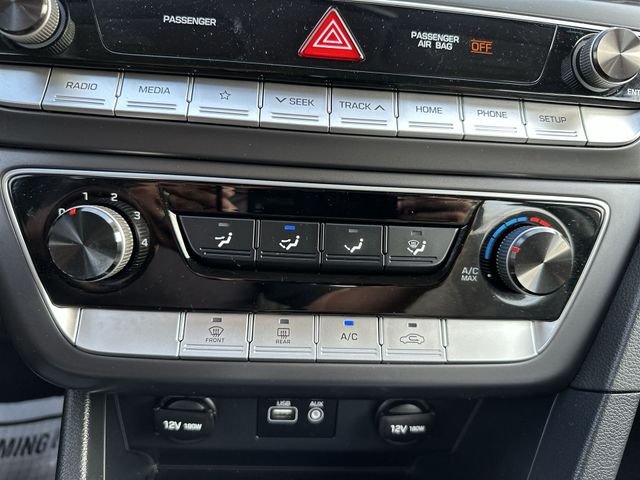 Used 2019 Red Hyundai SE image 18