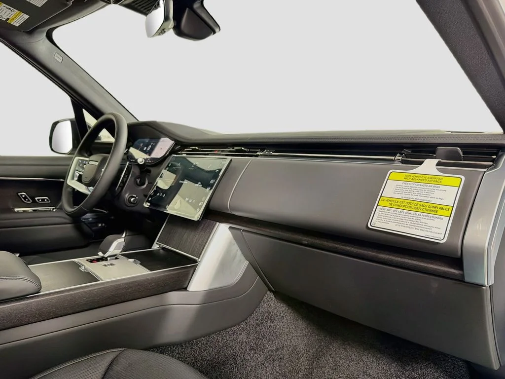 New 2026 Fuji White Land Rover SE image 31