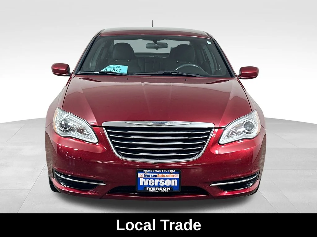 Used 2013 Red Chrysler Touring image 3