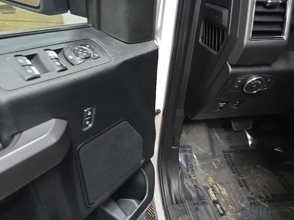 Used 2020 Wh Ford XL image 28