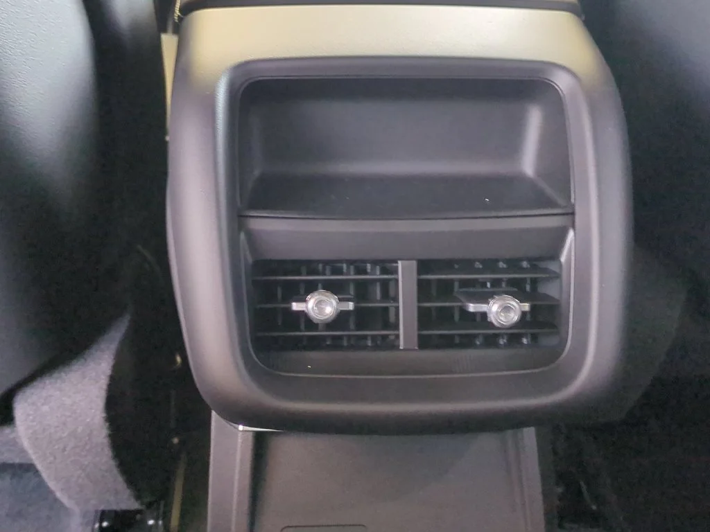 New 2027 Vibrant White Tricoat Cadillac Luxury image 27