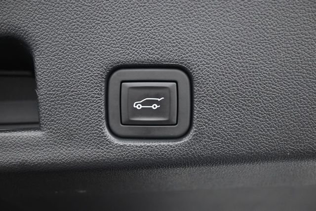 Used 2025 White Buick Preferred image 12