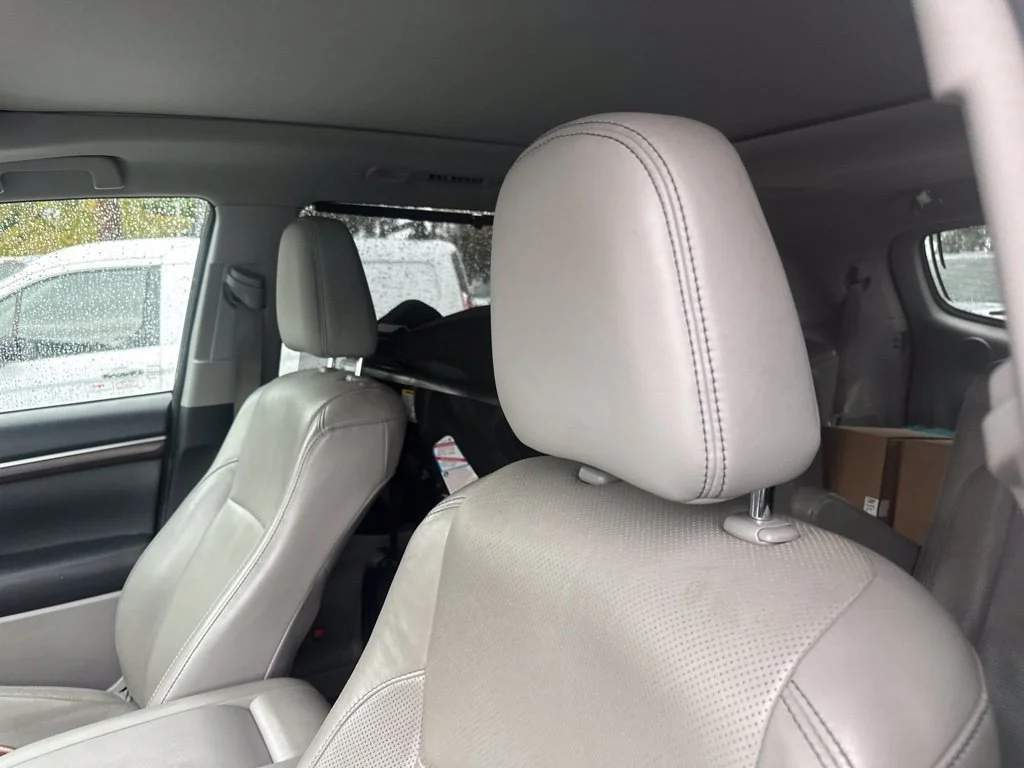 Used 2015 White Toyota Limited Platinum V6 image 3