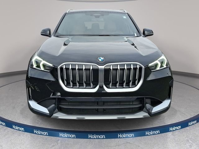 New 2026 Black Sapphire Metallic BMW xDrive28i image 2