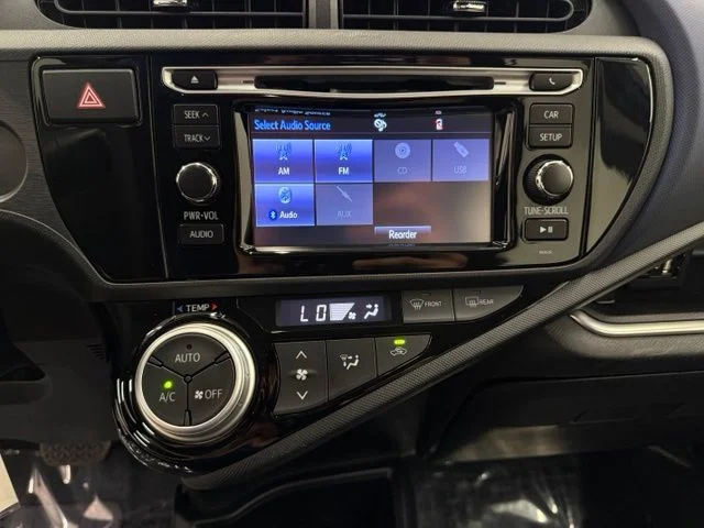 Certified Used 2016  Toyota Two image 16