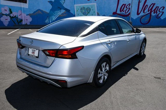 Used 2025 Silver Nissan 2.5 S image 5