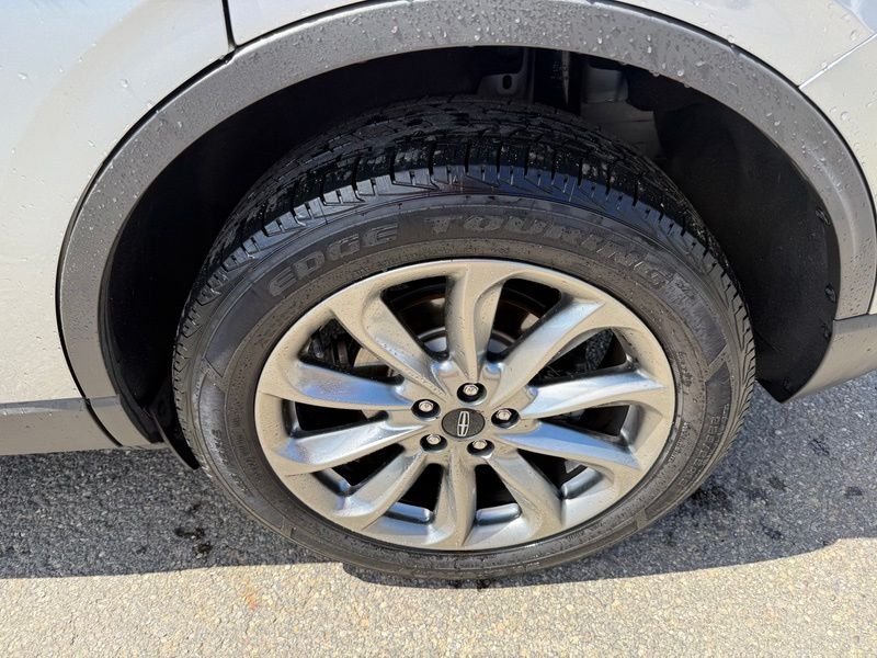 Used 2021 Silver Lincoln Standard image 17
