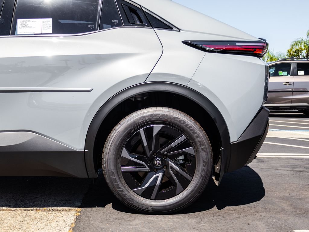 2026 Toyota C-HR SE - Photo 6