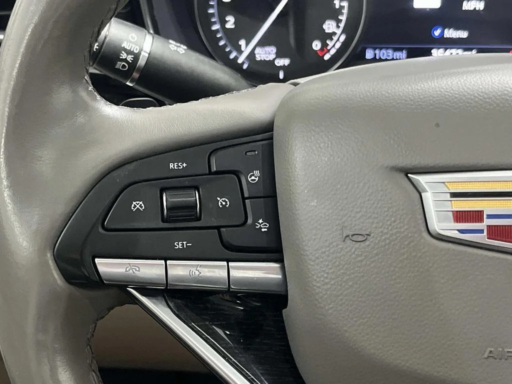 Used 2023 Crystal White Tricoat Cadillac Premium Luxury image 18