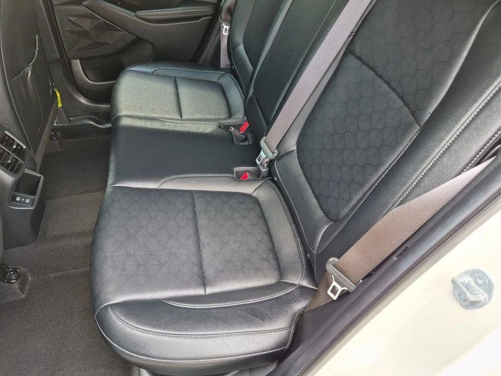 Used 2024 White Kia SX image 23
