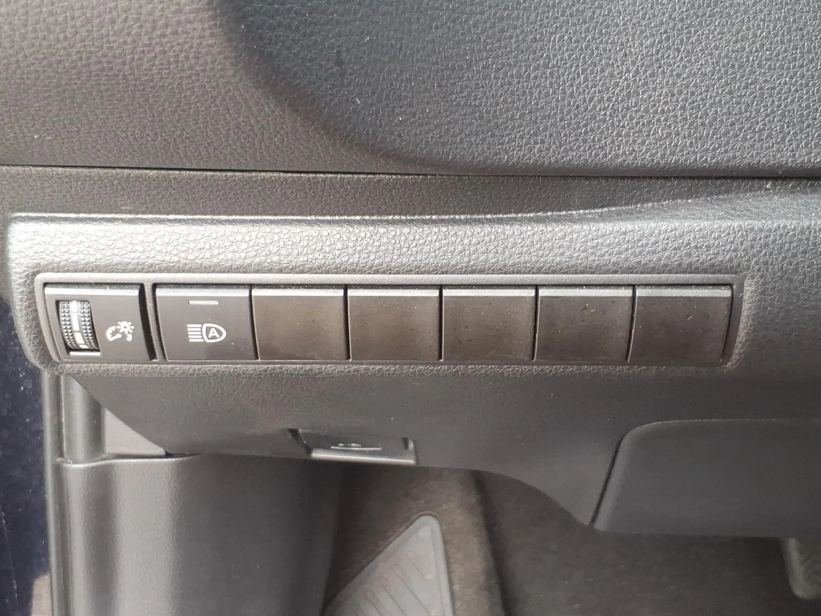 Used 2024 BLUE TOYOTA LE image 17