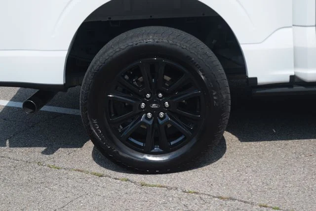 Used 2025 White Ford Platinum image 30