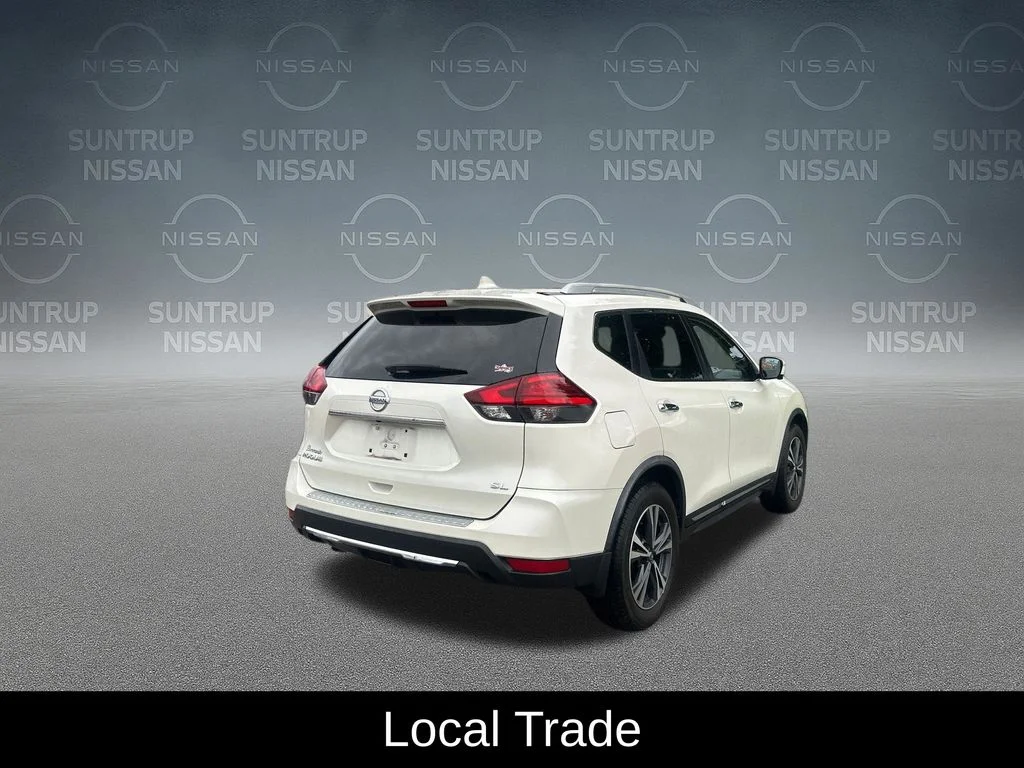 Used 2017 White Nissan SL image 6