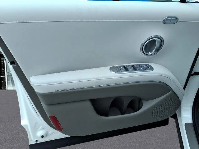 New 2026 White Hyundai SEL Premium image 19