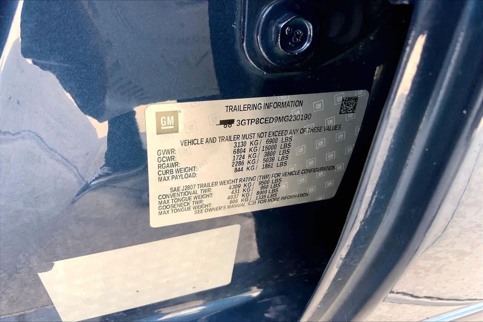 Used 2021 Pacific Blue Metallic GMC Elevation image 36