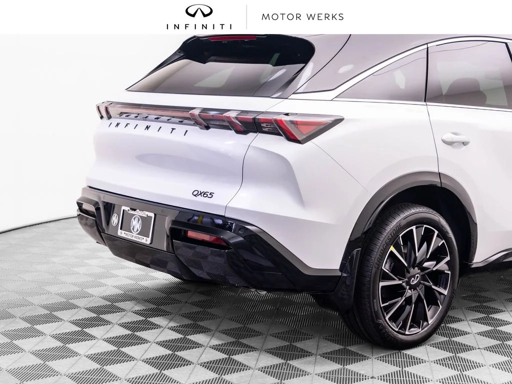 New 2027 2T RAD WHT INFINITI Autograph AWD image 39