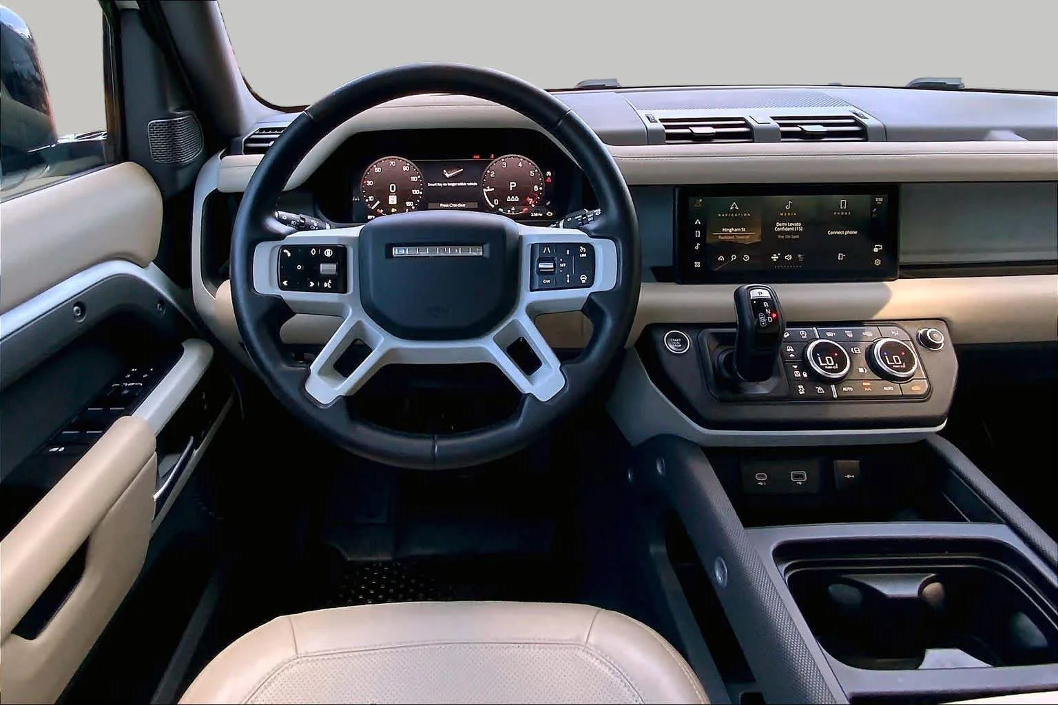 Used 2024 Fuji White Land Rover S image 6