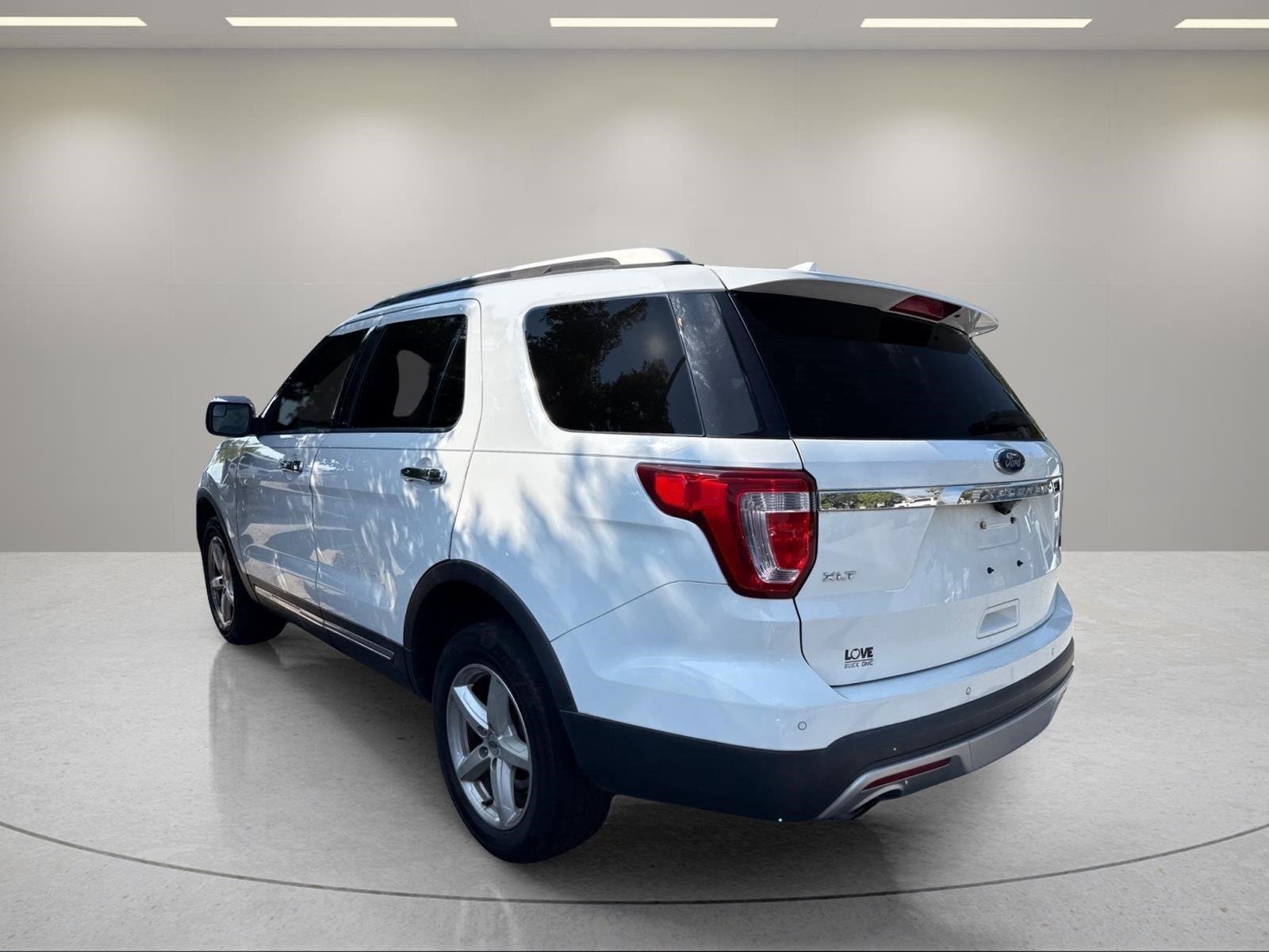 Used 2016 Oxford White Ford XLT image 6