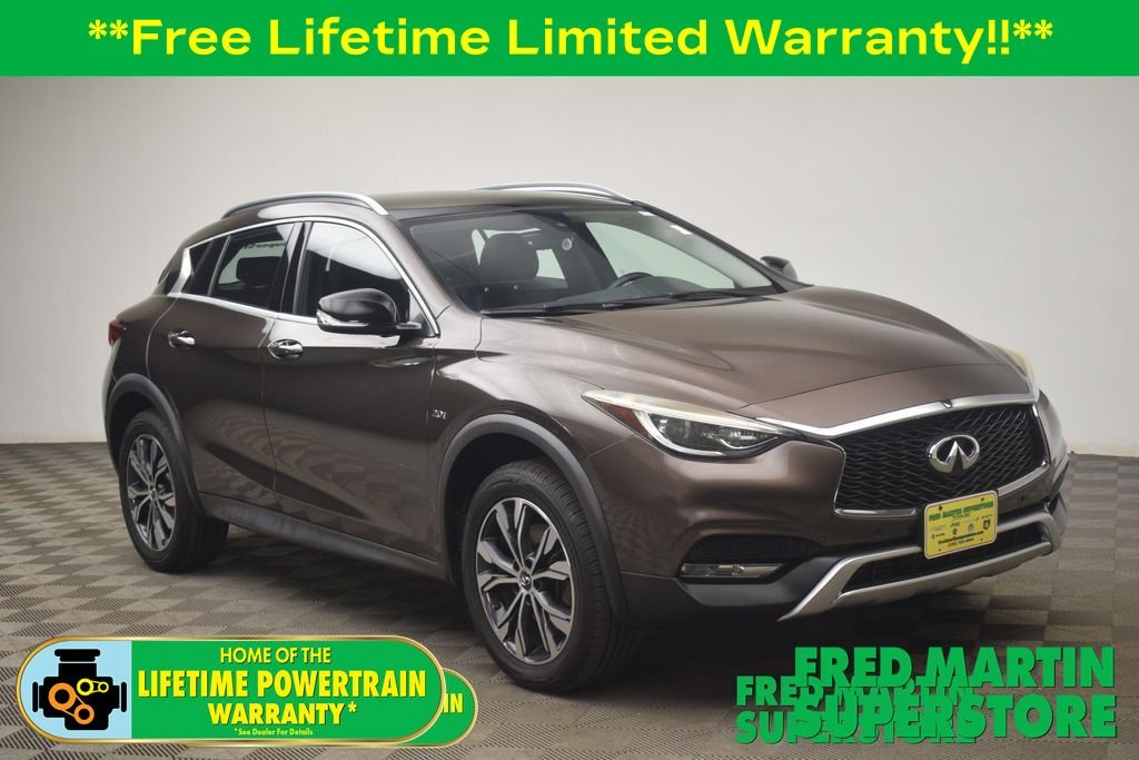 2018 INFINITI QX30 Premium AWD's photo