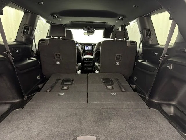Used 2023 Black Jeep Altitude image 34