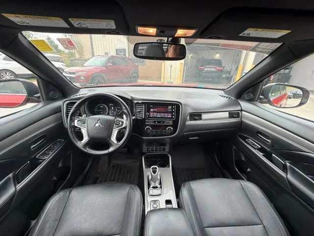 Used 2019 Red Mitsubishi SEL image 17