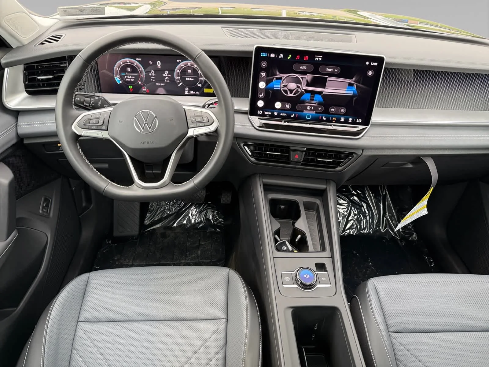 New 2026 Deep Black Pearl Volkswagen SE image 21