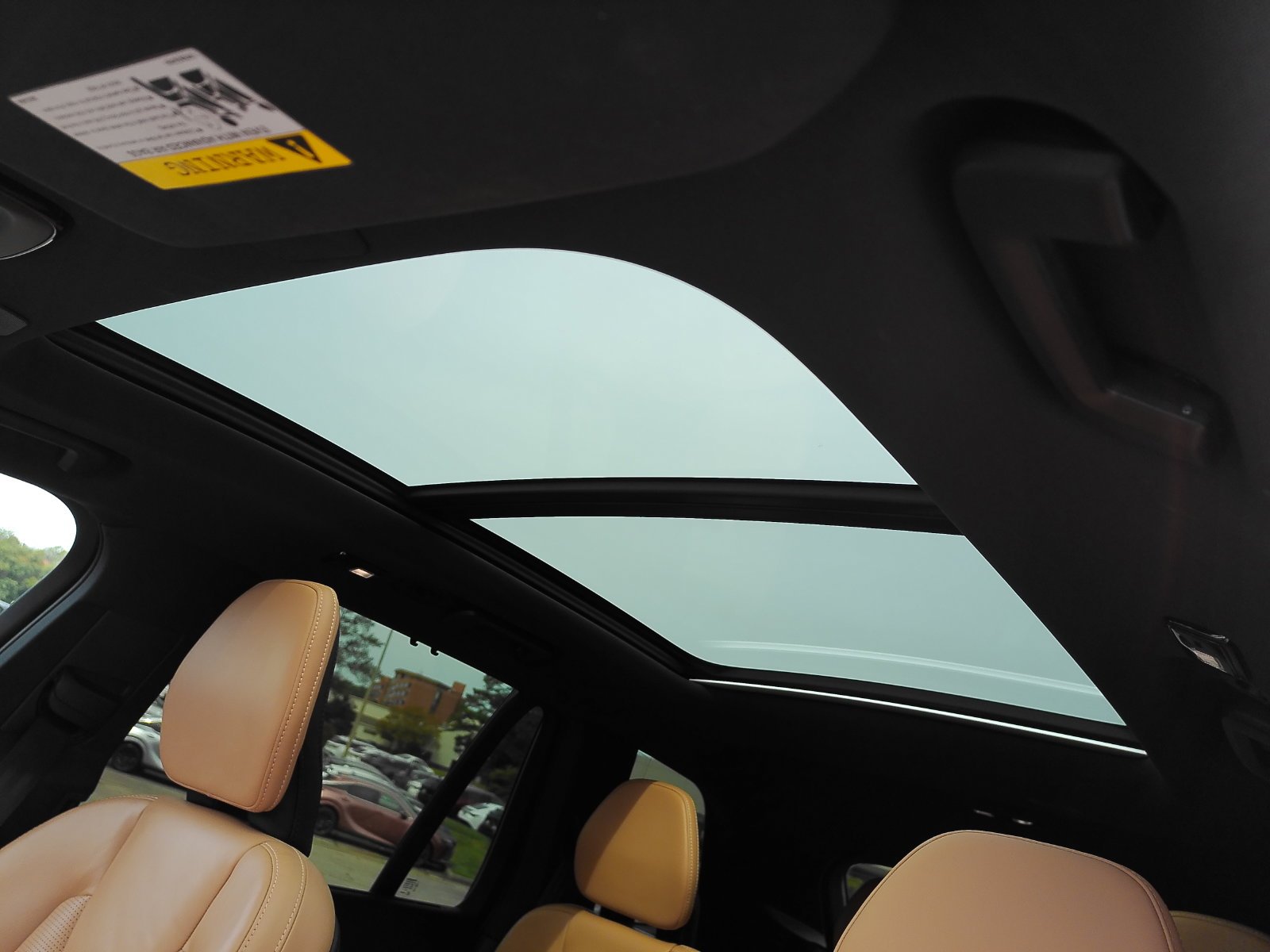Used 2023 White Volvo Ultimate image 11