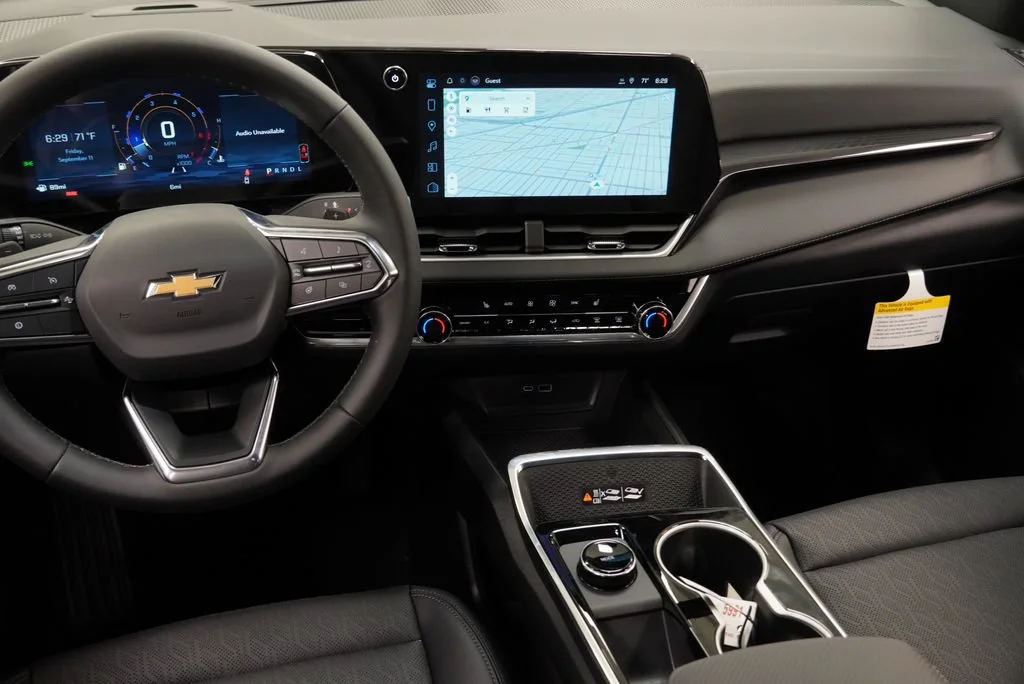 2027 Chevrolet Equinox LT - Photo 14