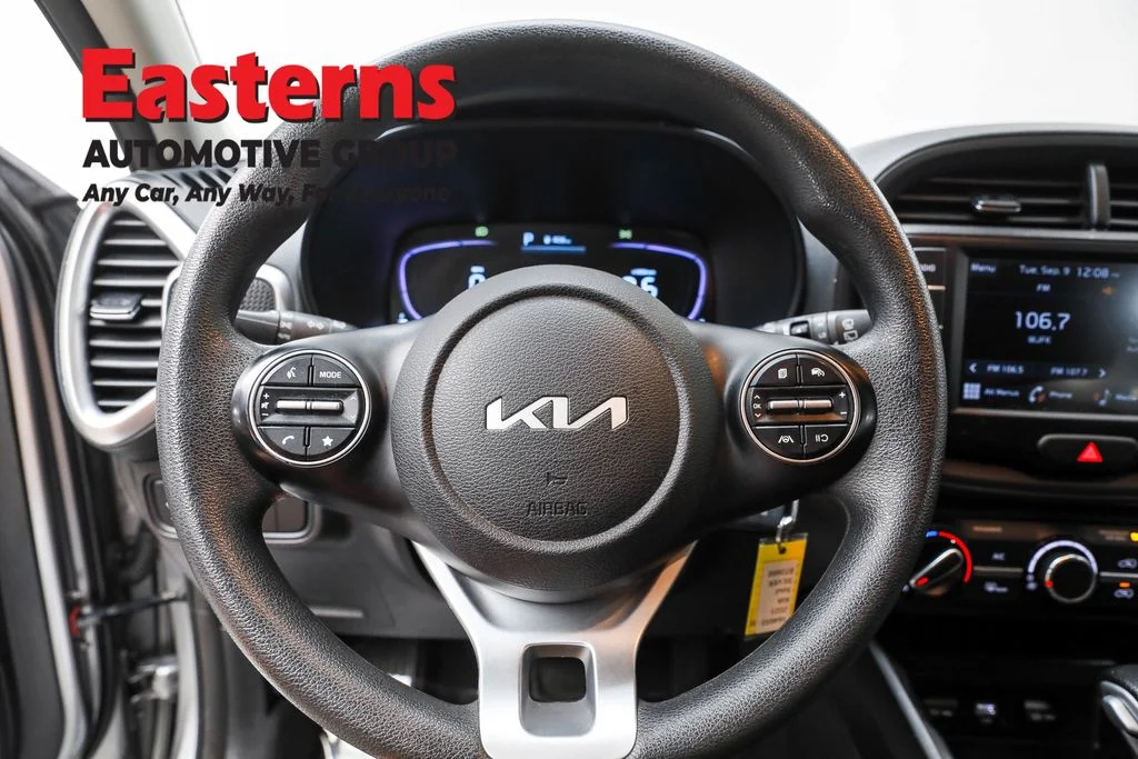 Used 2023  Kia LX image 10