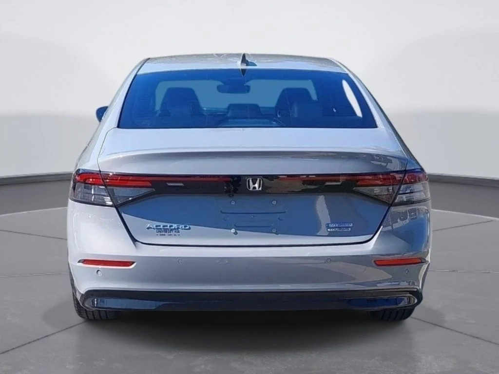 Used 2024  Honda Touring image 4