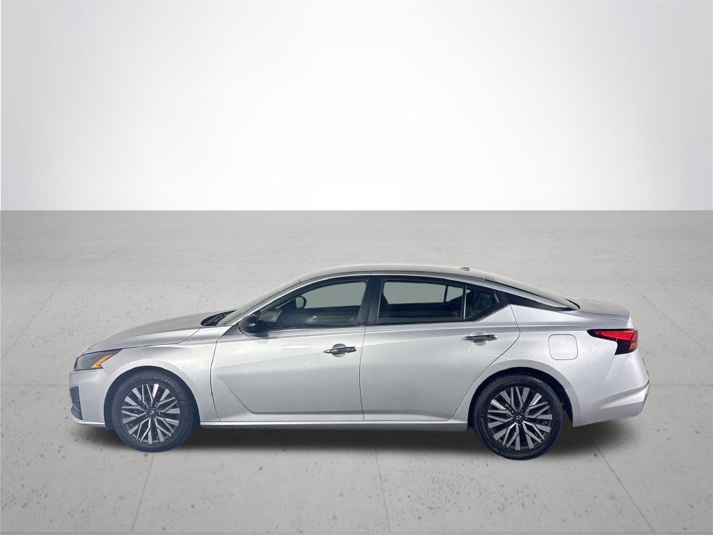 Used 2024 Silver Nissan 2.5 SV image 9