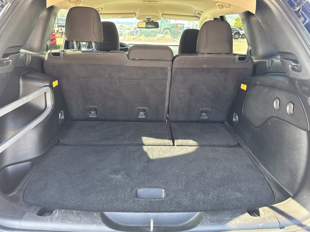 Used 2016 Blue Jeep Latitude image 5