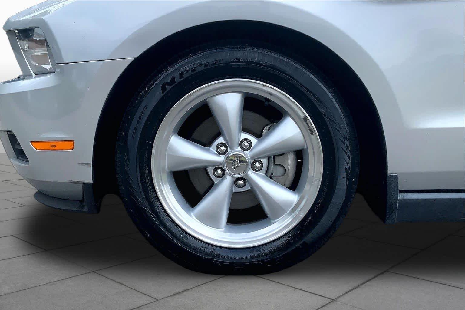 Used 2010 Red Candy Metallic Ford V6 Premium image 8