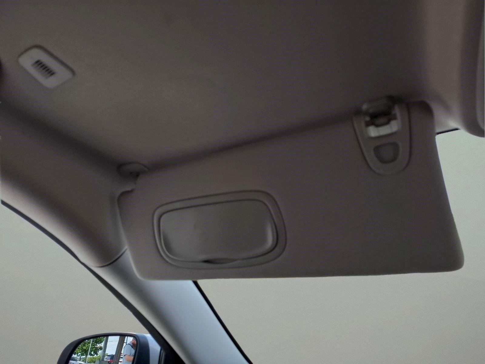 Used 2018 Billet Silver Metallic Clearcoat Jeep Latitude image 28