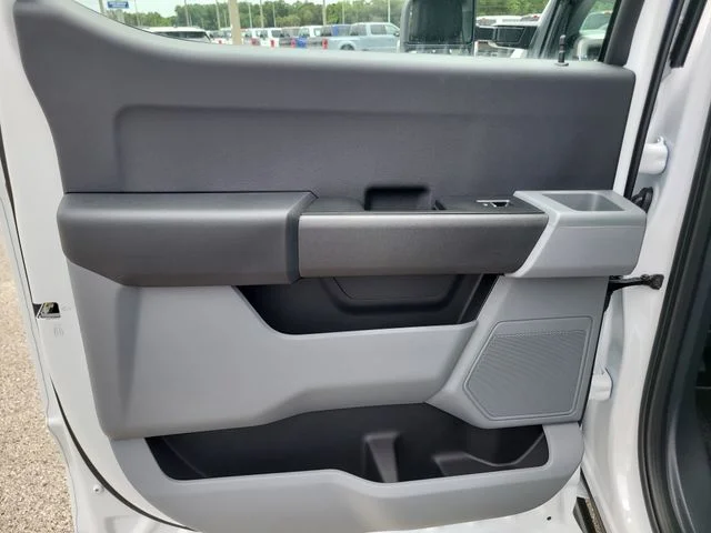 New 2026 Oxford White Ford XL image 12