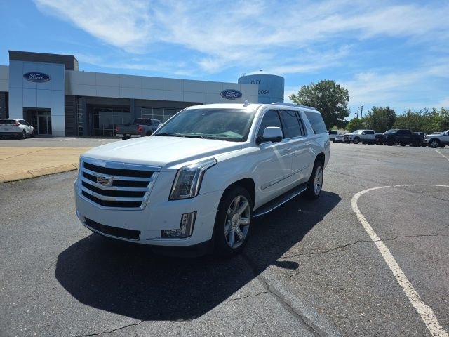 Used 2018 White Cadillac Premium image 7