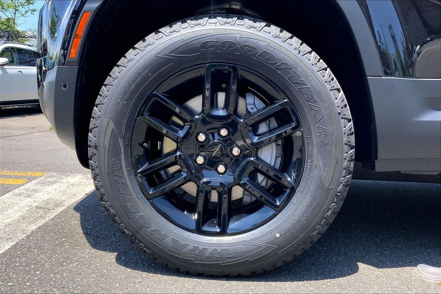New 2026 Santorini Black LAND ROVER S image 11