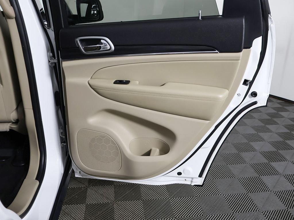 Used 2019 White Jeep Limited image 27