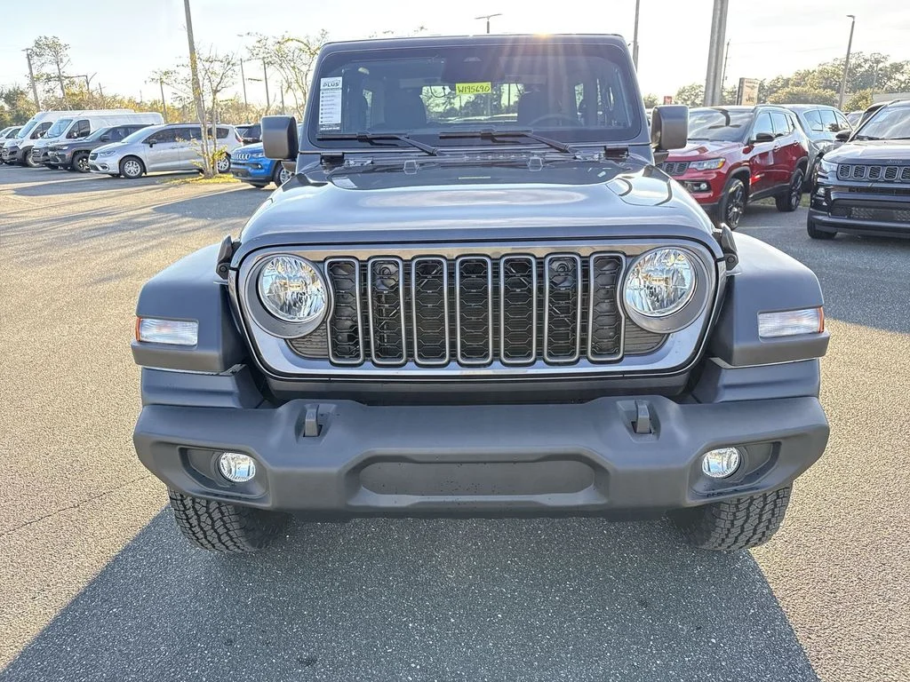 New 2026 Granite Crystal Metallic Clear-Coat Exterior Paint Jeep Sport S image 7