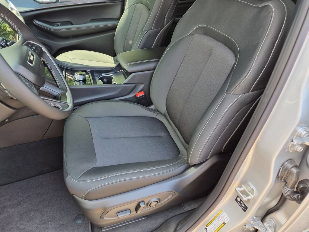 New 2026 Silver Zynith Exterior Paint Jeep Laredo X image 17