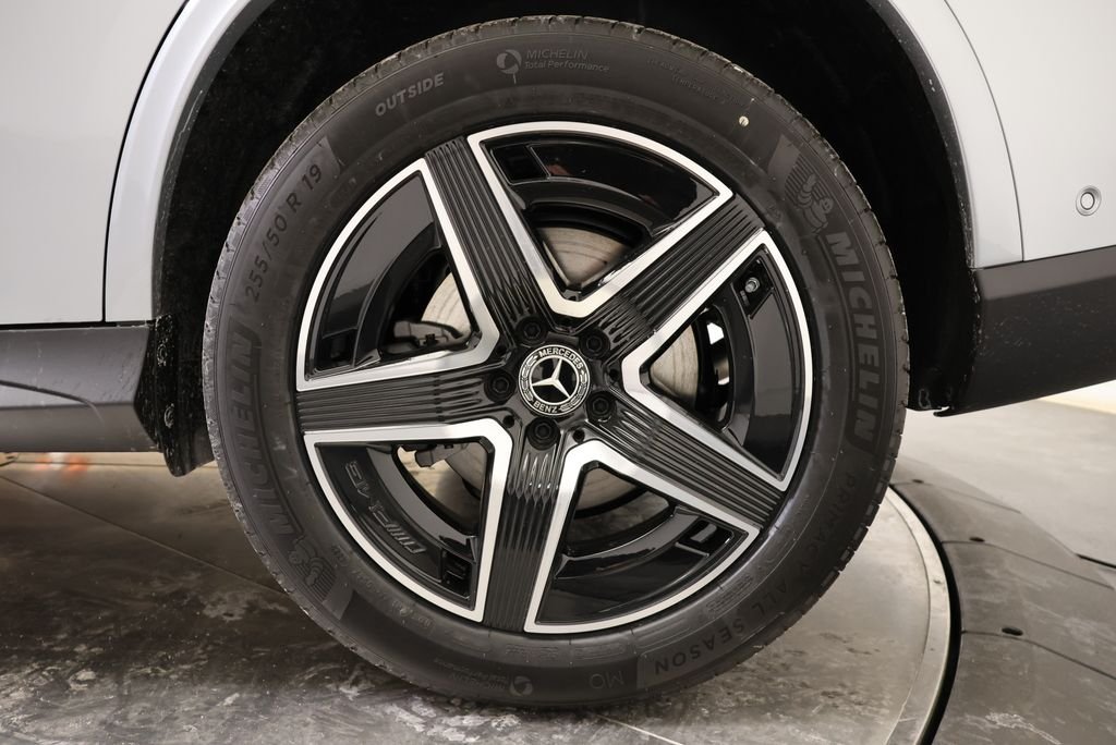 Used 2026 Cirrus Silver Metallic Mercedes-Benz GLC 300 image 14