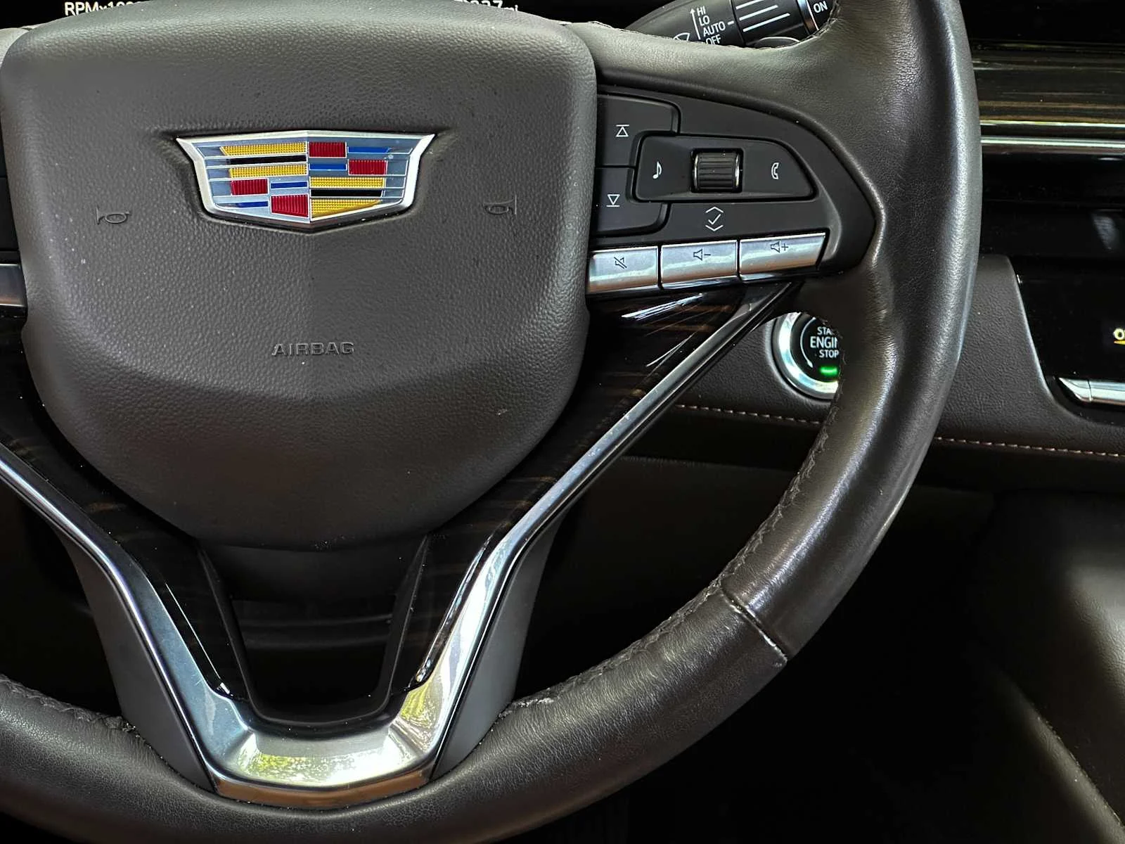 Used 2023 Argent Silver Metallic Cadillac Sport image 20