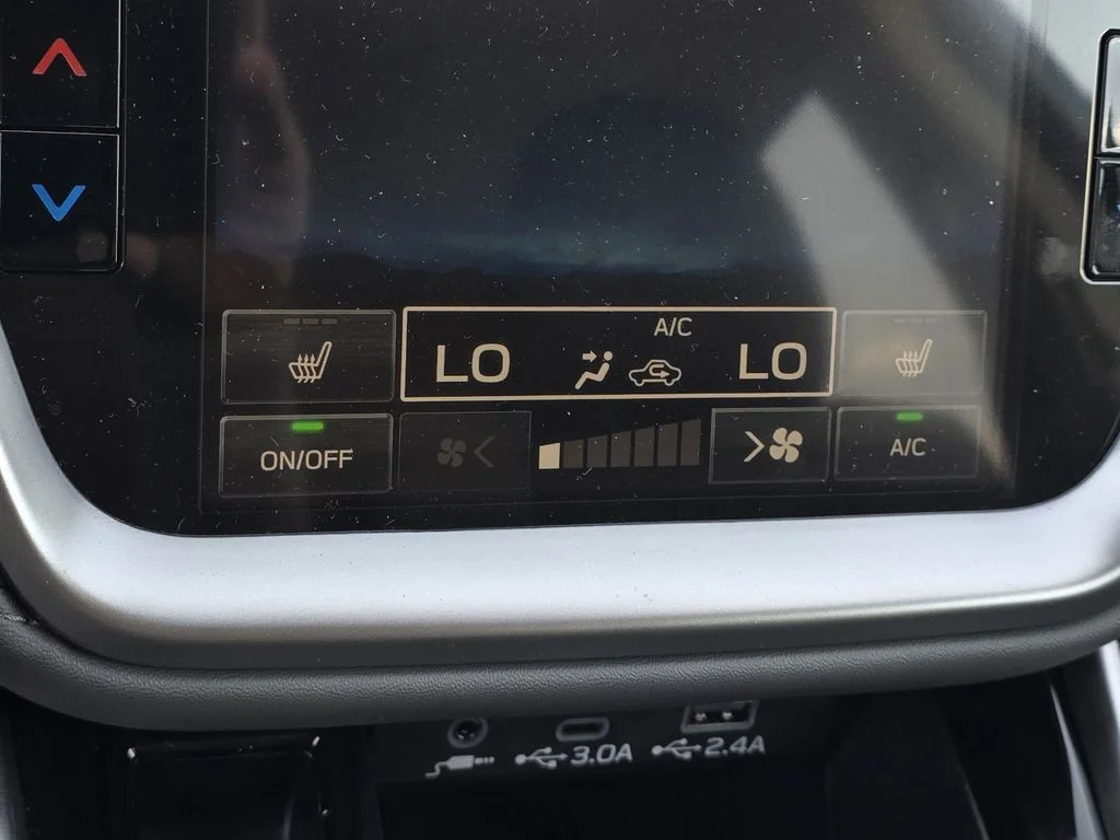 Used 2025 Ice Silver Metallic Subaru Onyx Edition image 21