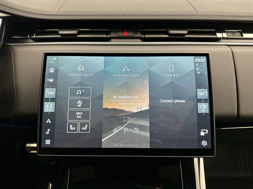 New 2027 Borasco Grey Metallic Land Rover Dynamic SE image 13