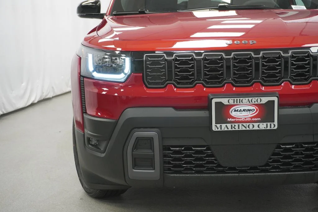 New 2026 Red Hot Pearl-Coat Exterior Paint Jeep Limited image 6
