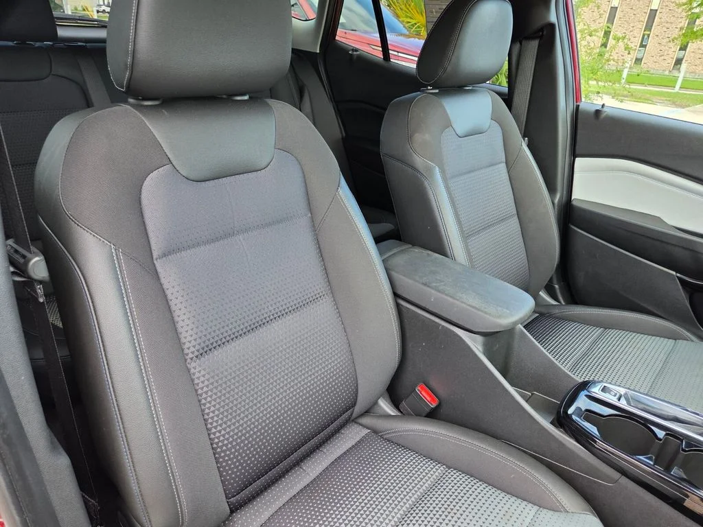 Used 2025 Red Chevrolet LT image 28