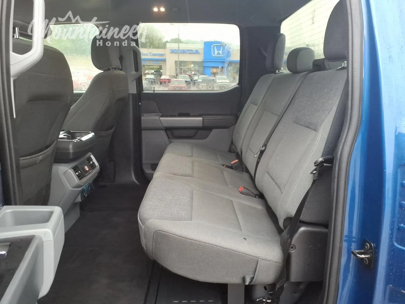Used 2024 Atlas Blue Ford XLT image 19