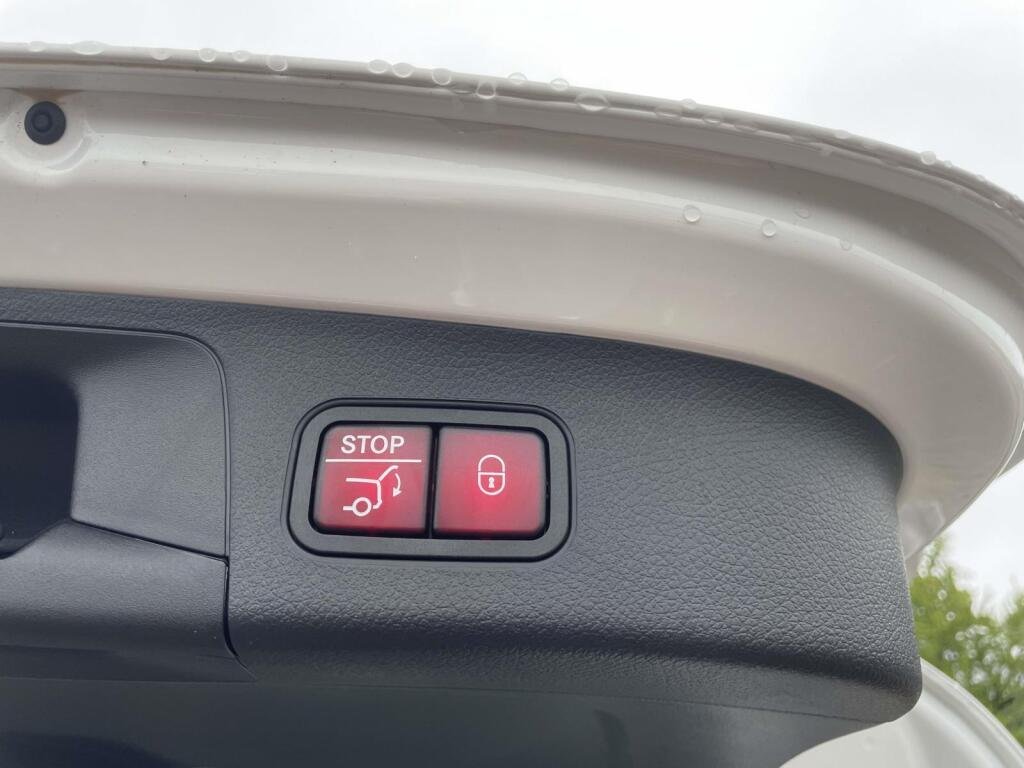 New 2026 Polar White Mercedes-Benz GLA 250 image 18